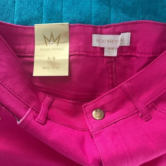 Nicki Minaj Hot Pink Studded Jean Shorts - Picture 3 of 4